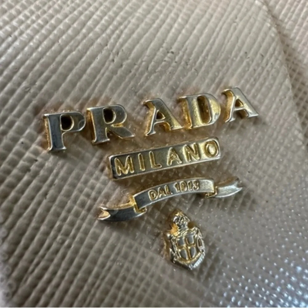 Authentic 💯 percent Prada Saffiano Fiocco Bow Leather Round zip Long wallet - Picture 12 of 13